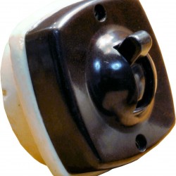 Britmac Vintage Brown and White Bakelite Toggle Light Switch 2Way 1Gang Recessed Britmac Vintage Brown and White Bakelite Toggle Light Switch 2Way 1Gang Recessed
